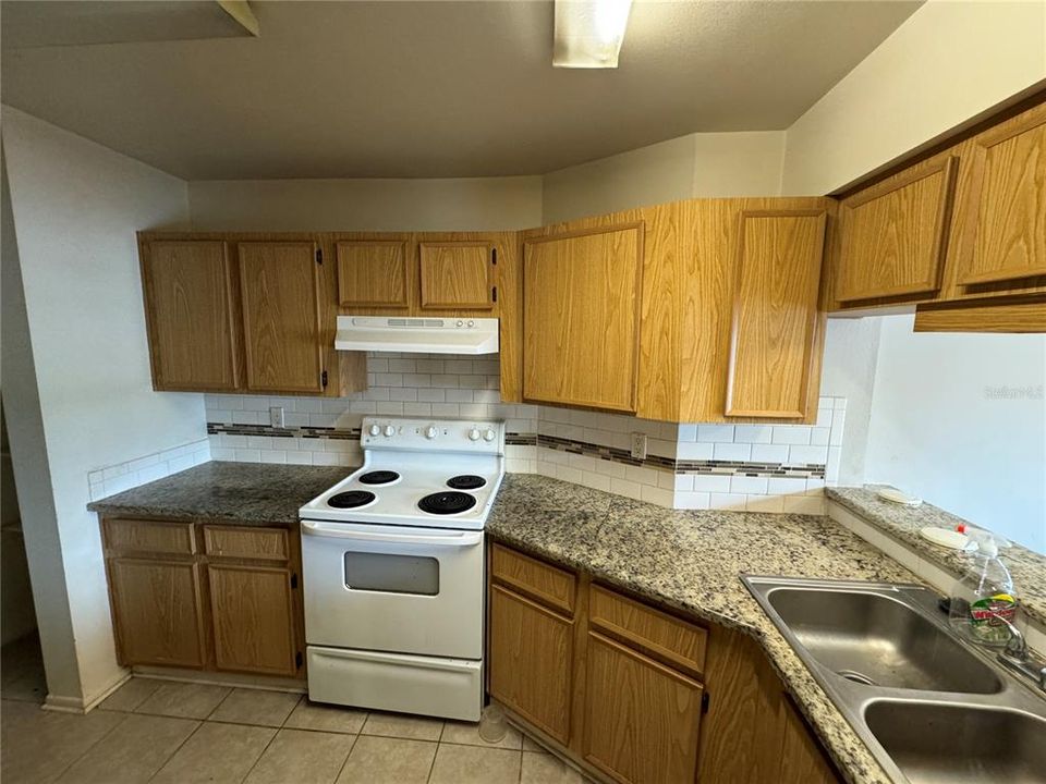 For Rent: $1,425 (2 beds, 2 baths, 912 Square Feet)