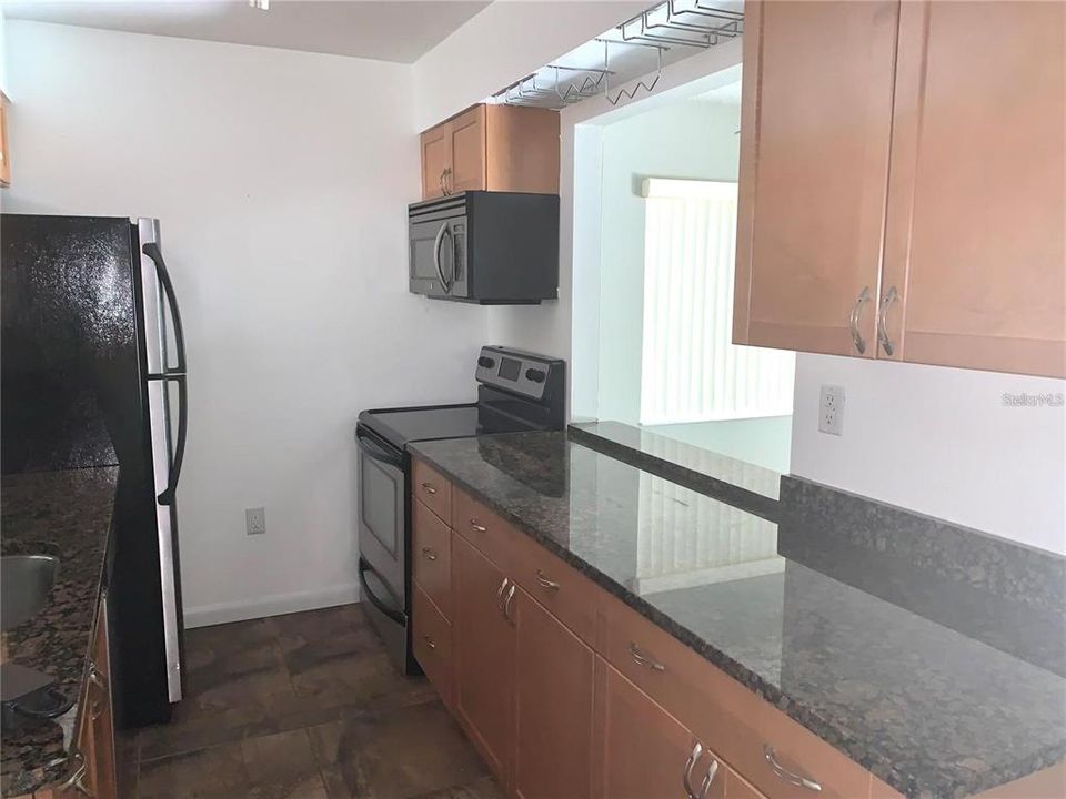 For Rent: $1,250 (1 beds, 1 baths, 576 Square Feet)