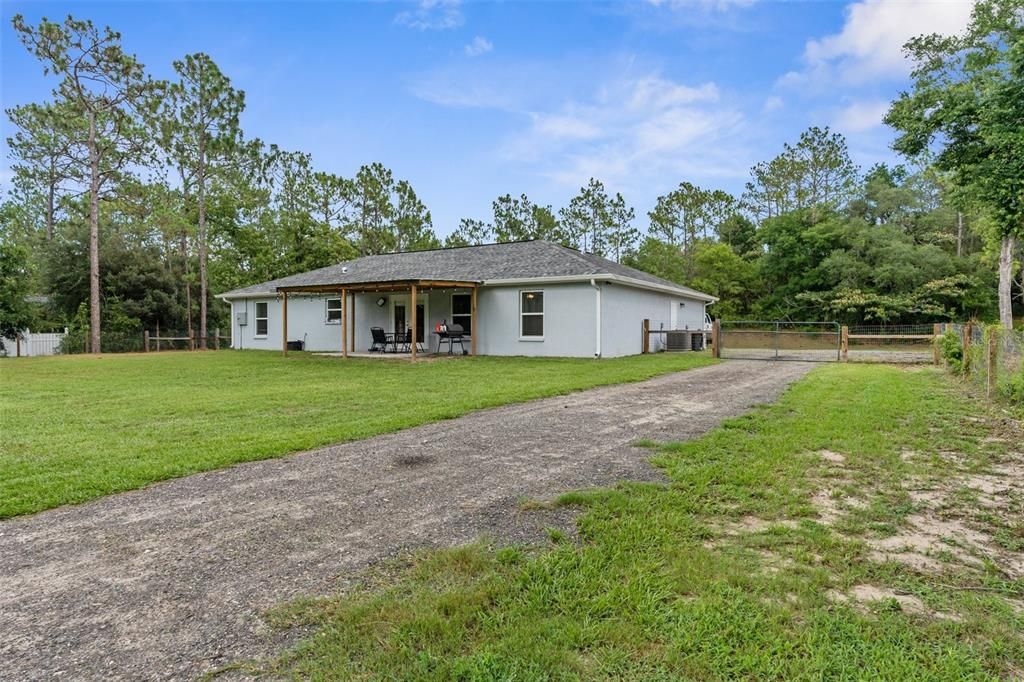 For Sale: $380,000 (3 beds, 2 baths, 1617 Square Feet)