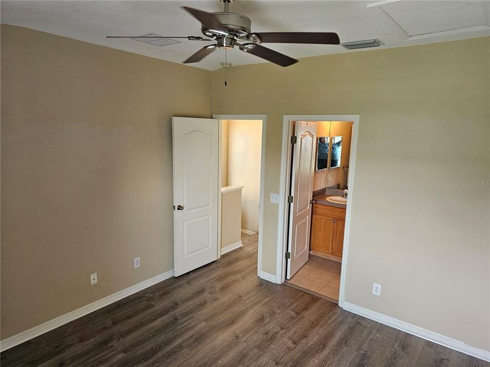 For Rent: $1,950 (2 beds, 2 baths, 1240 Square Feet)