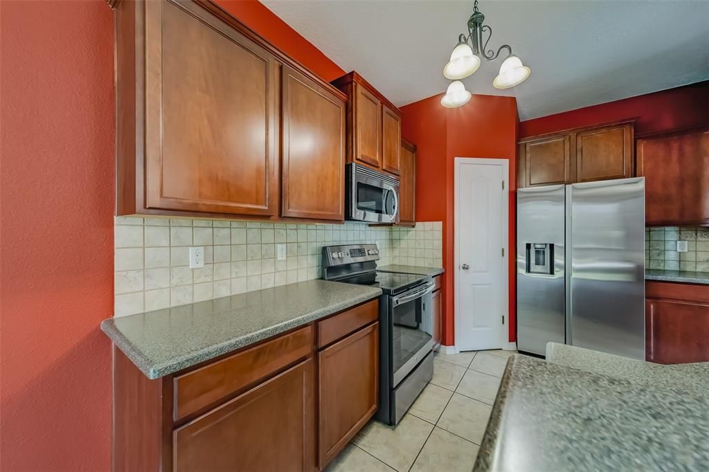 For Sale: $295,500 (3 beds, 2 baths, 1662 Square Feet)