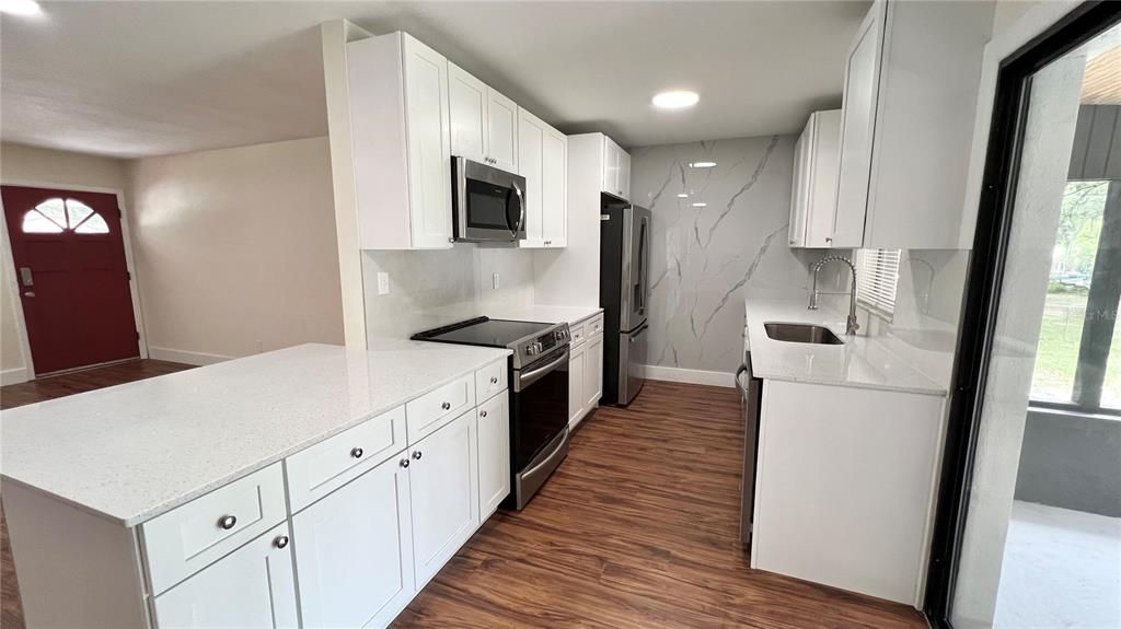 For Sale: $259,000 (3 beds, 1 baths, 1404 Square Feet)