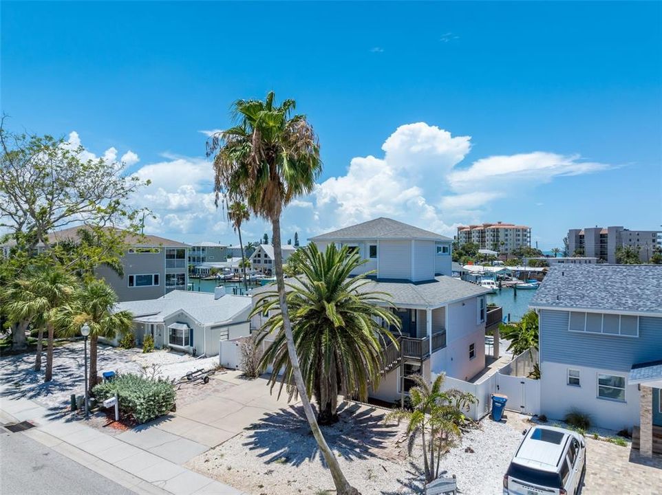 For Sale: $1,375,000 (3 beds, 2 baths, 1907 Square Feet)