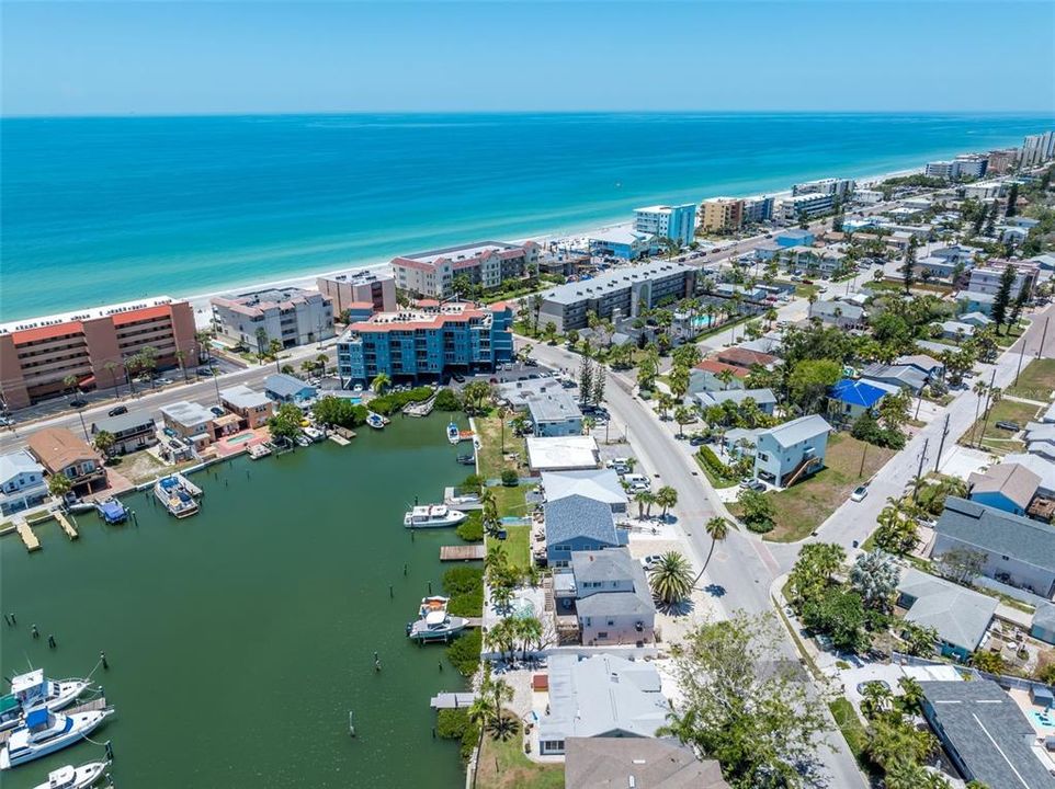 For Sale: $1,375,000 (3 beds, 2 baths, 1907 Square Feet)