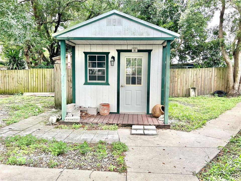 For Rent: $2,300 (3 beds, 2 baths, 1589 Square Feet)