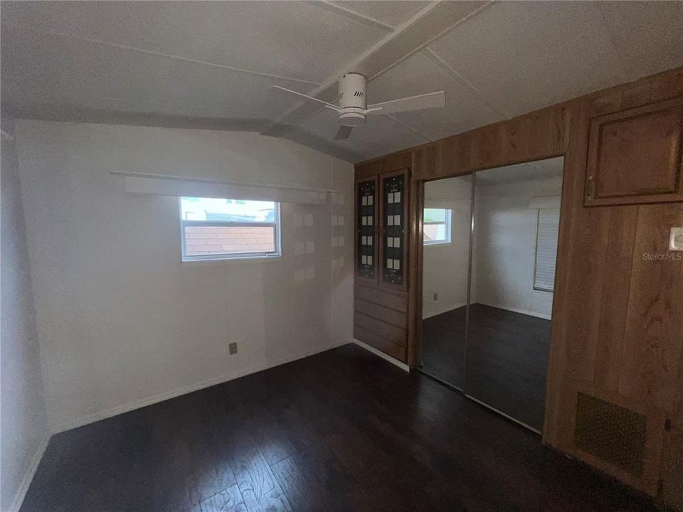 For Sale: $77,500 (1 beds, 1 baths, 1376 Square Feet)