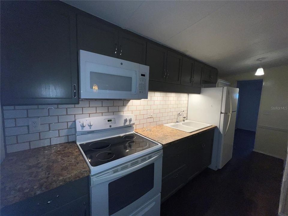 For Sale: $77,500 (1 beds, 1 baths, 1376 Square Feet)