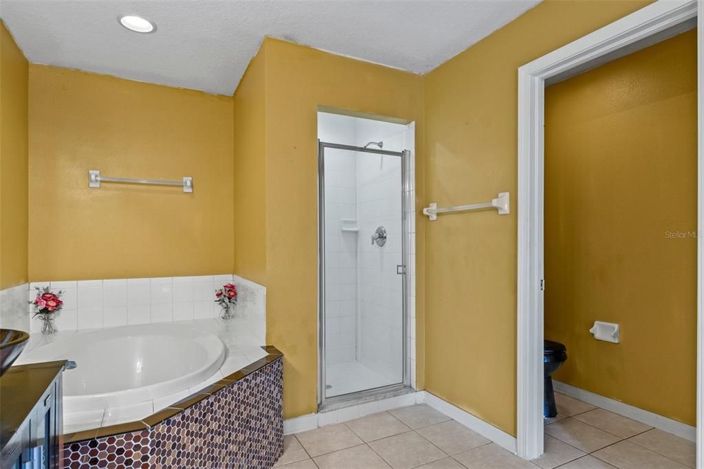 Relaxing garden tub with custom tile work