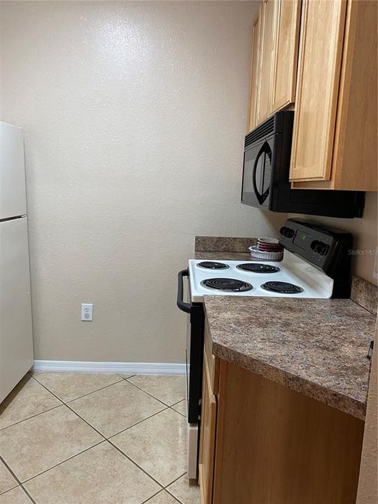 For Rent: $1,495 (1 beds, 1 baths, 769 Square Feet)