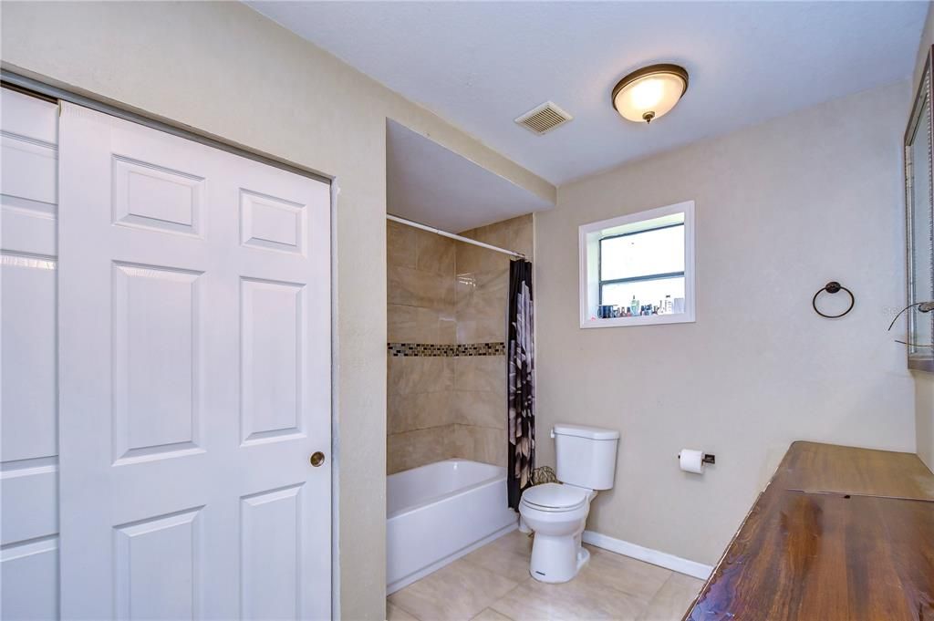 For Sale: $330,000 (3 beds, 2 baths, 1217 Square Feet)