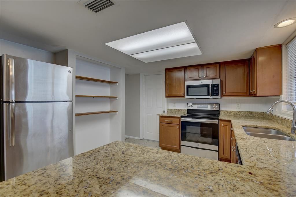 For Sale: $310,000 (2 beds, 2 baths, 1512 Square Feet)