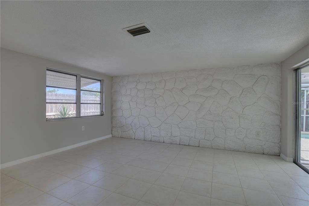 For Sale: $310,000 (2 beds, 2 baths, 1512 Square Feet)