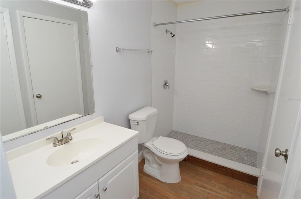 For Rent: $1,300 (1 beds, 1 baths, 622 Square Feet)