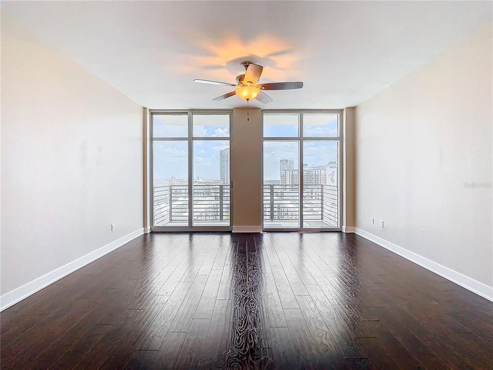 For Sale: $695,000 (2 beds, 2 baths, 1320 Square Feet)