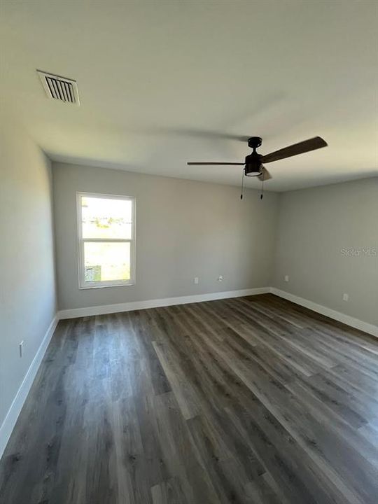 For Sale: $277,500 (3 beds, 2 baths, 1203 Square Feet)