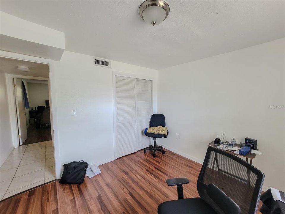 For Sale: $120,000 (2 beds, 1 baths, 831 Square Feet)