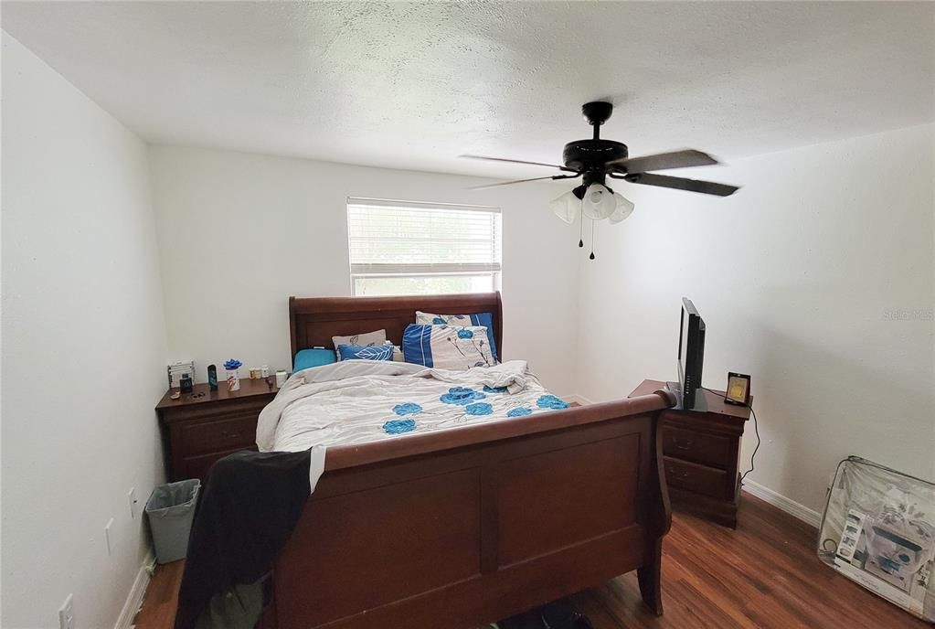 For Sale: $120,000 (2 beds, 1 baths, 831 Square Feet)