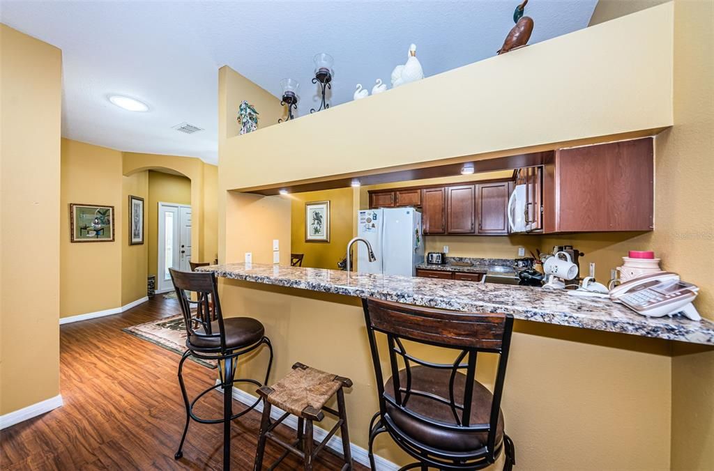 For Sale: $299,900 (2 beds, 2 baths, 1243 Square Feet)