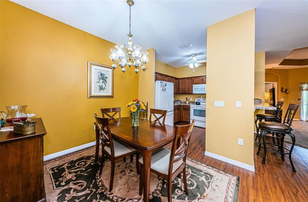 For Sale: $299,900 (2 beds, 2 baths, 1243 Square Feet)