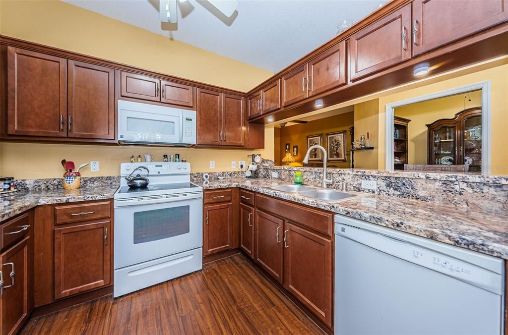 For Sale: $299,900 (2 beds, 2 baths, 1243 Square Feet)