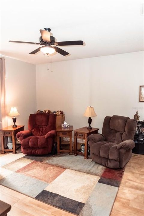 For Sale: $284,000 (3 beds, 2 baths, 1260 Square Feet)