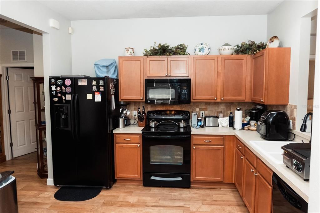 For Sale: $289,000 (3 beds, 2 baths, 1260 Square Feet)