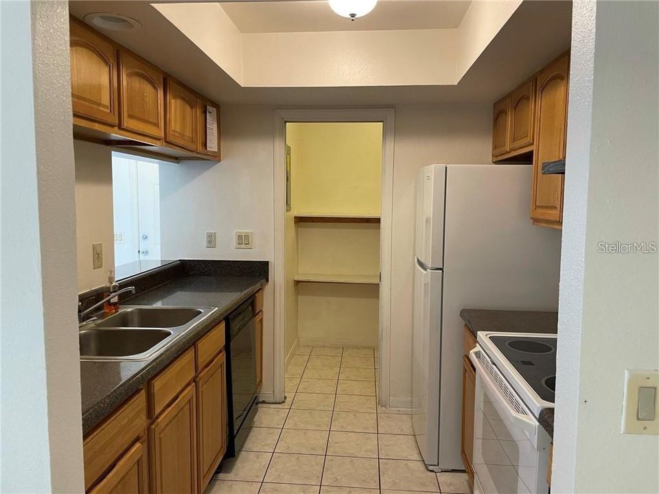 For Rent: $1,400 (2 beds, 2 baths, 1046 Square Feet)