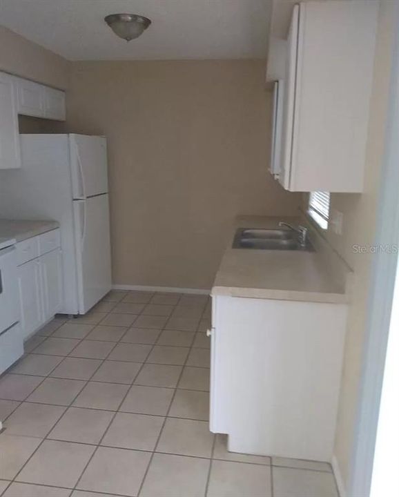 For Sale: $199,990 (2 beds, 2 baths, 864 Square Feet)