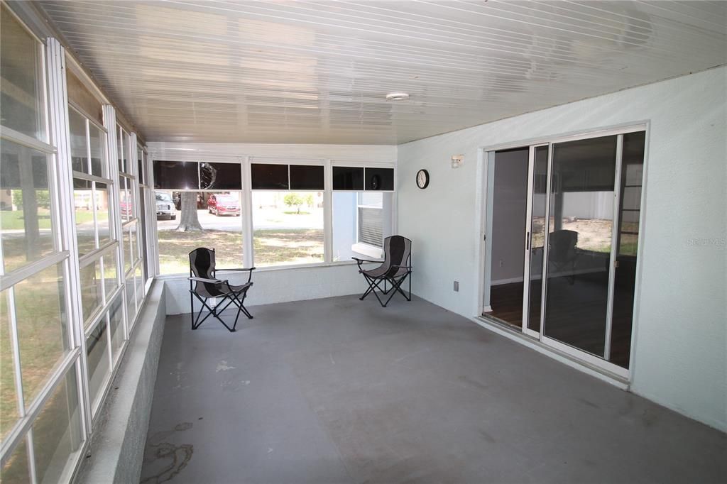For Sale: $349,000 (3 beds, 2 baths, 1243 Square Feet)