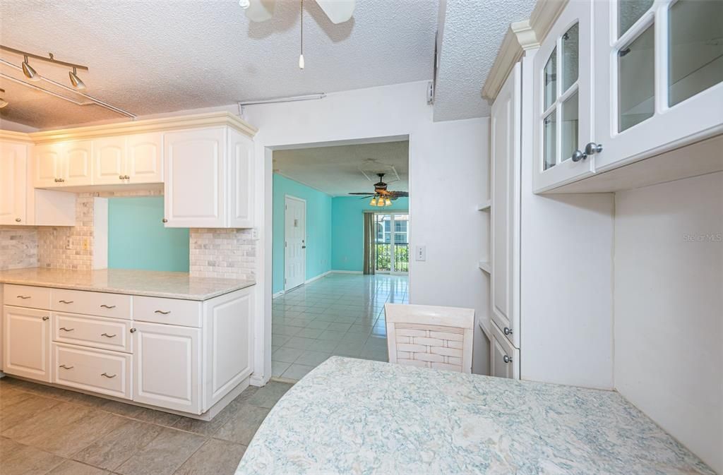 Kitchen w/built in feature and quartz table