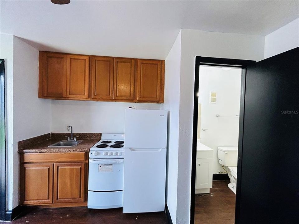 For Rent: $1,200 (0 beds, 1 baths, 198 Square Feet)