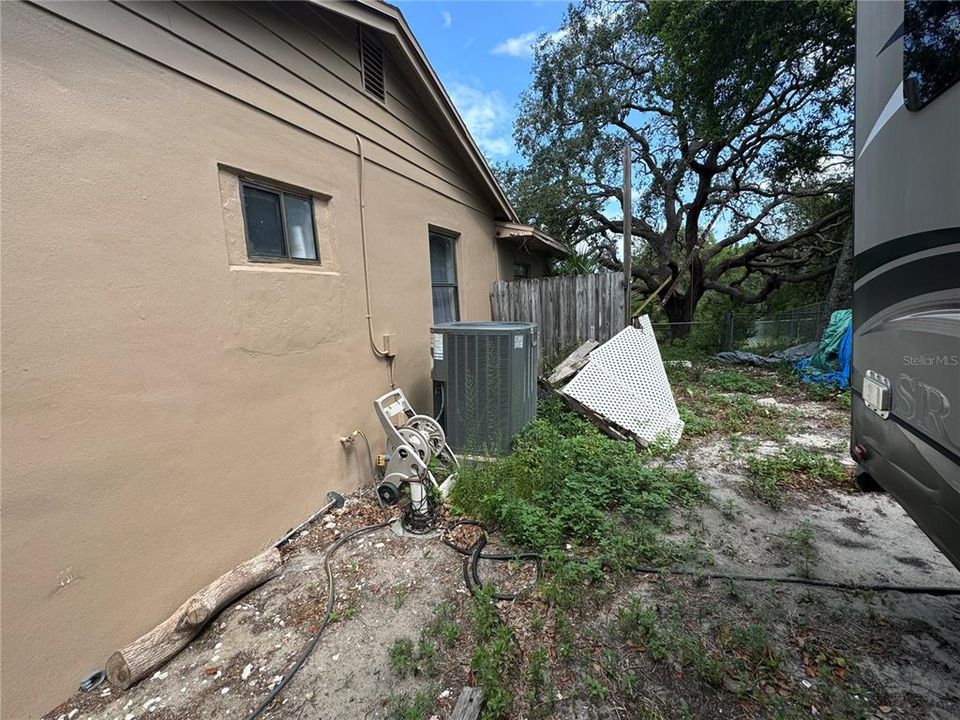 For Sale: $350,000 (4 beds, 2 baths, 1979 Square Feet)