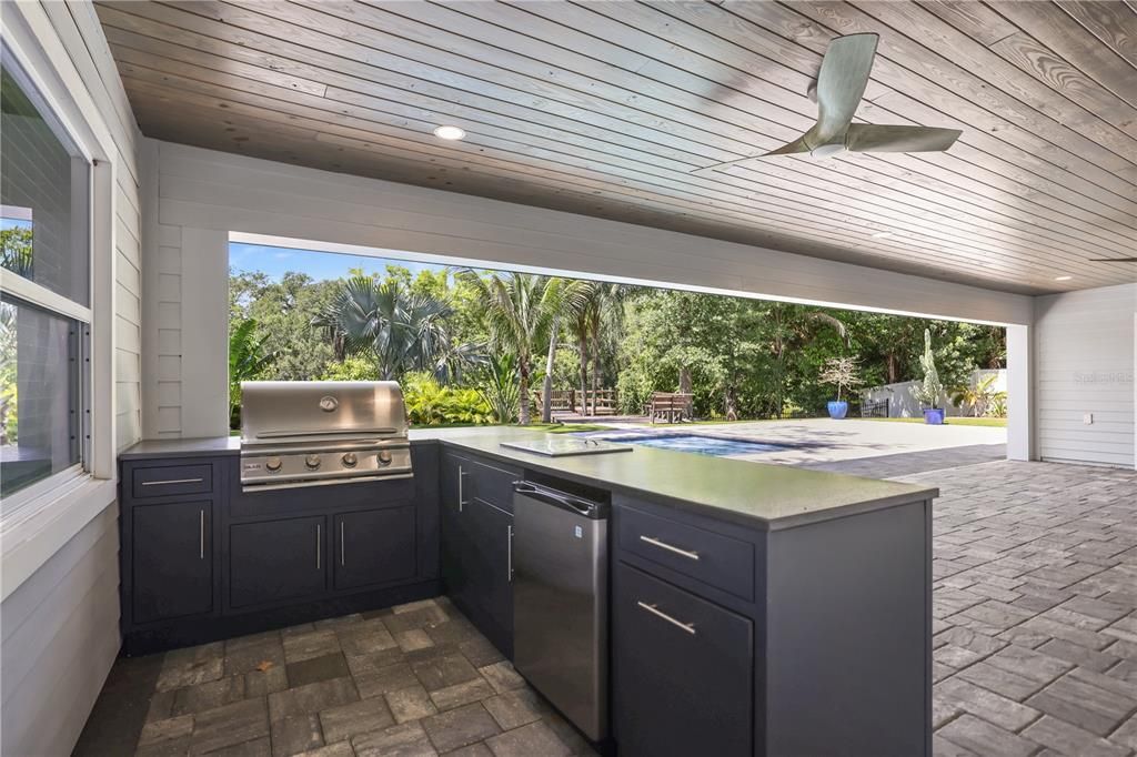 Outdoor Kitchen