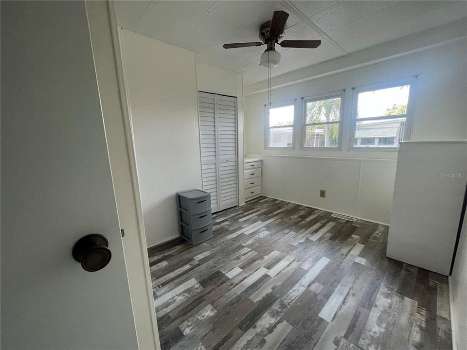 For Sale: $120,000 (2 beds, 2 baths, 1099 Square Feet)