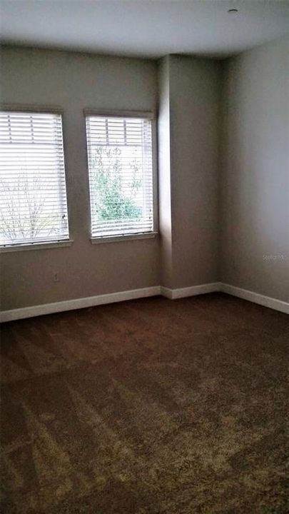 For Rent: $2,800 (3 beds, 2 baths, 1945 Square Feet)