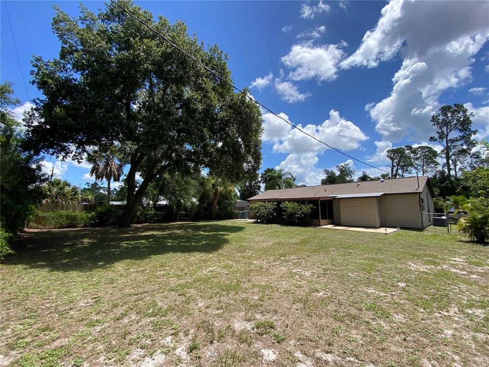 Right Rear Exterior of property