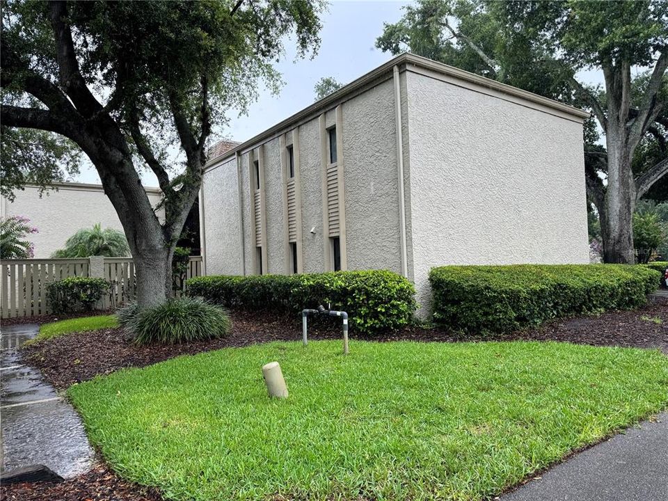 Active With Contract: $185,000 (2 beds, 2 baths, 828 Square Feet)