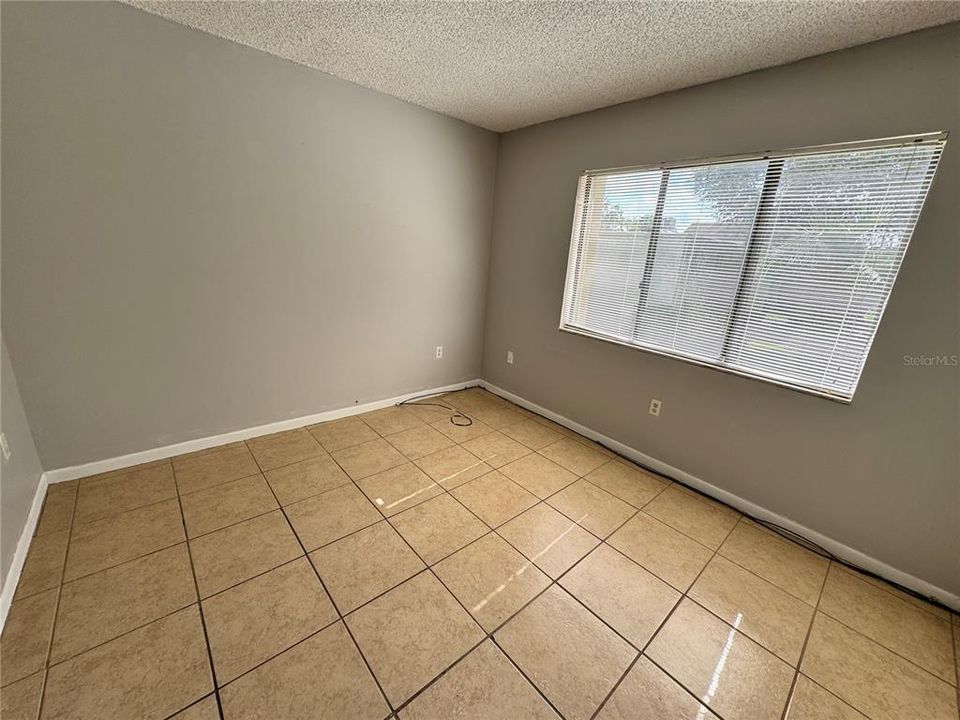 For Sale: $195,000 (2 beds, 2 baths, 828 Square Feet)