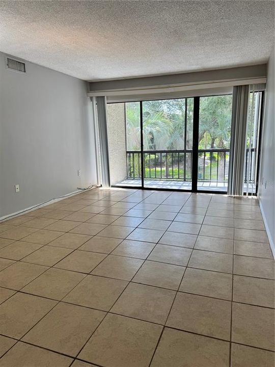 Active With Contract: $185,000 (2 beds, 2 baths, 828 Square Feet)