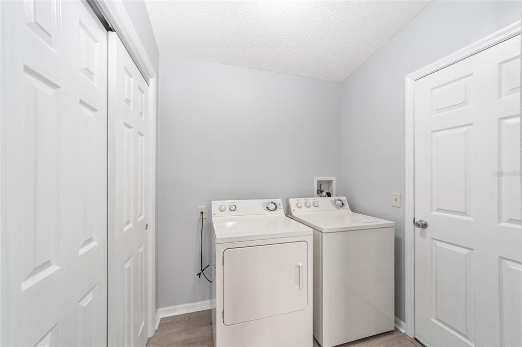 For Sale: $335,000 (2 beds, 2 baths, 1188 Square Feet)