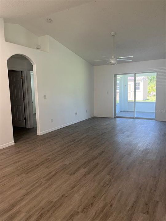 For Rent: $1,700 (3 beds, 2 baths, 1044 Square Feet)