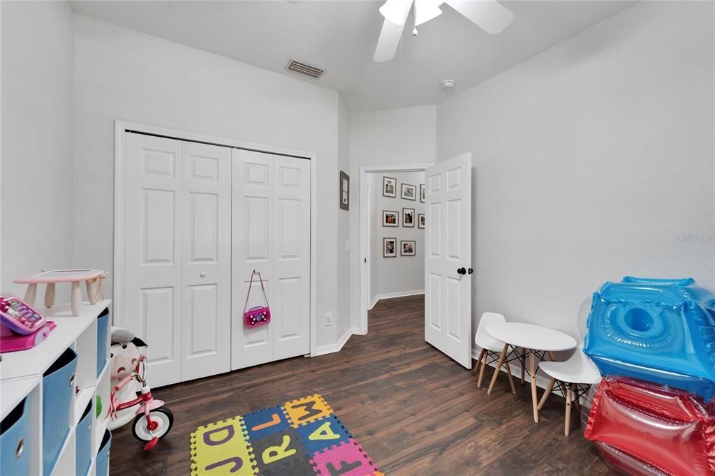 For Sale: $390,000 (4 beds, 2 baths, 1886 Square Feet)