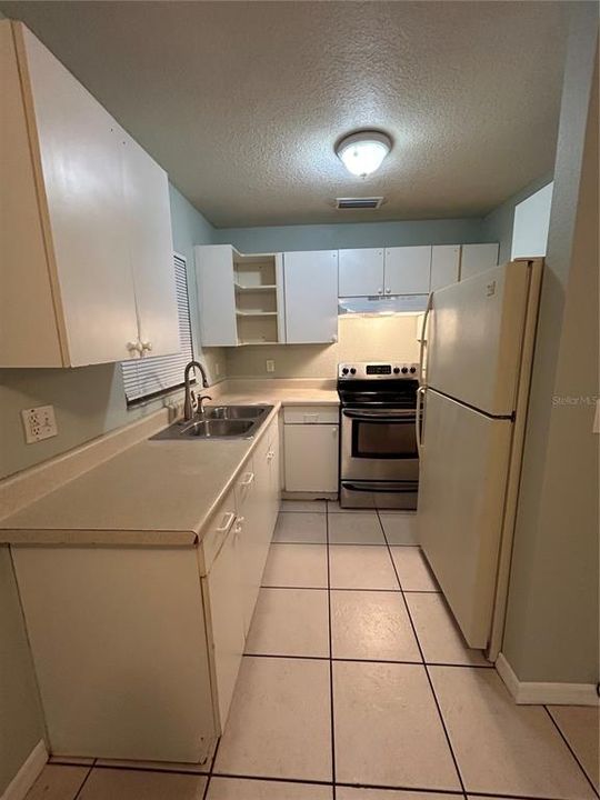 Recently Rented: $1,995 (4 beds, 2 baths, 1275 Square Feet)