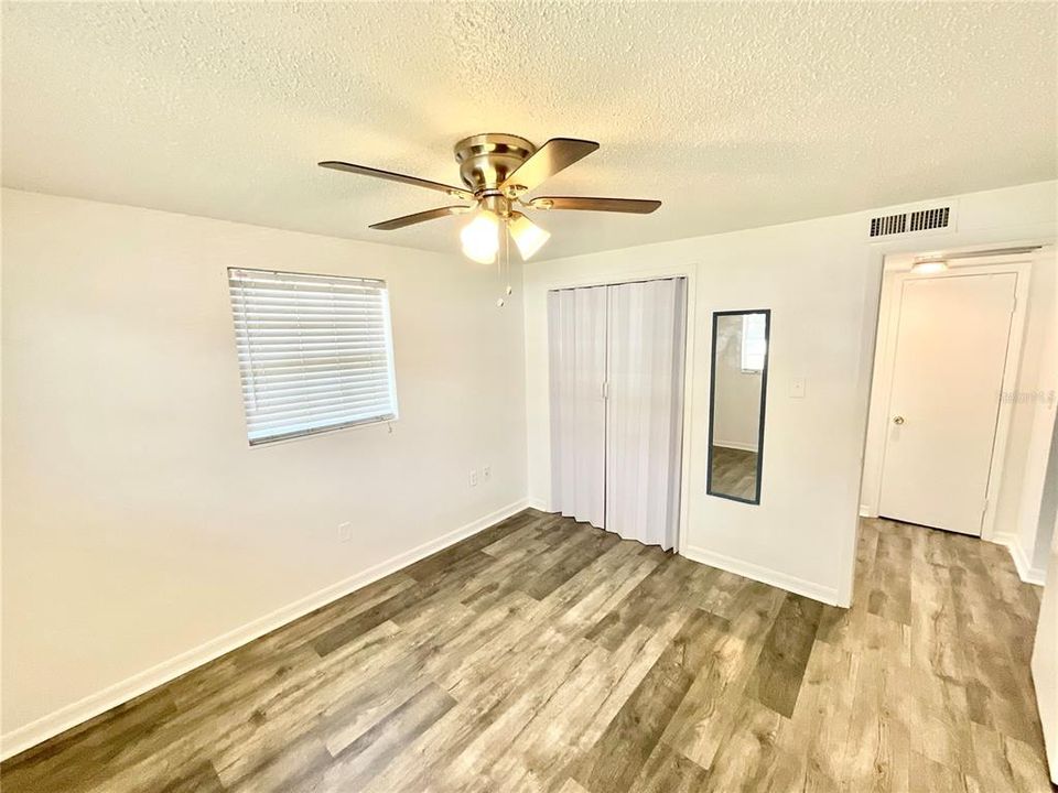 For Sale: $119,900 (2 beds, 2 baths, 888 Square Feet)