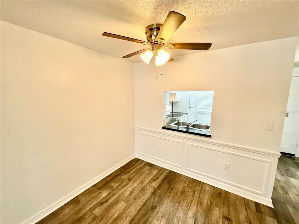 For Sale: $119,900 (2 beds, 2 baths, 888 Square Feet)