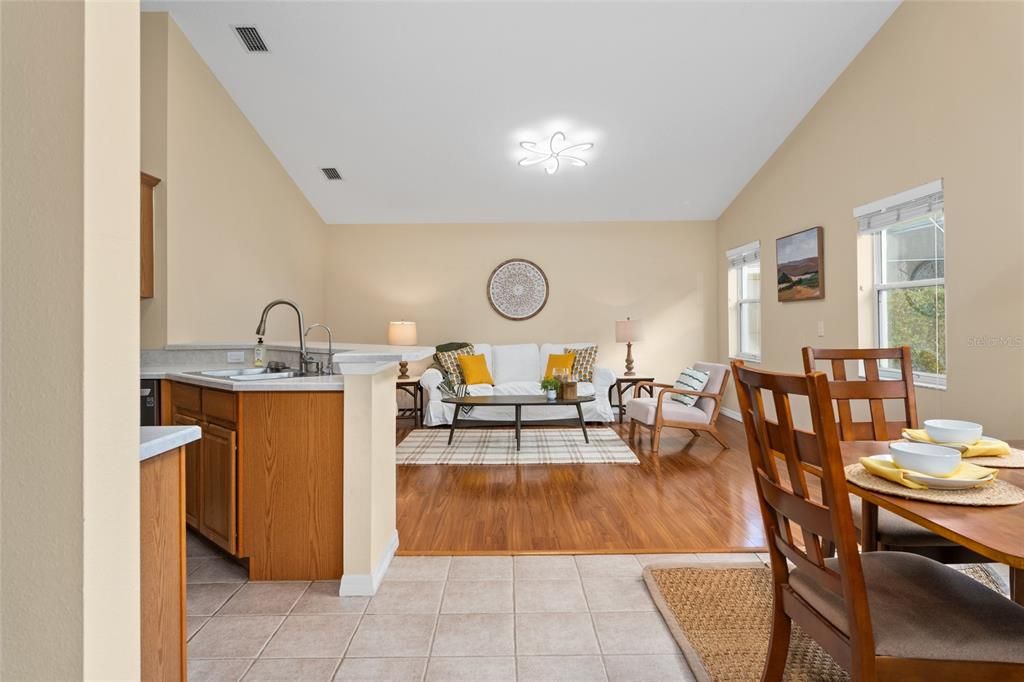 For Sale: $449,900 (3 beds, 2 baths, 1872 Square Feet)