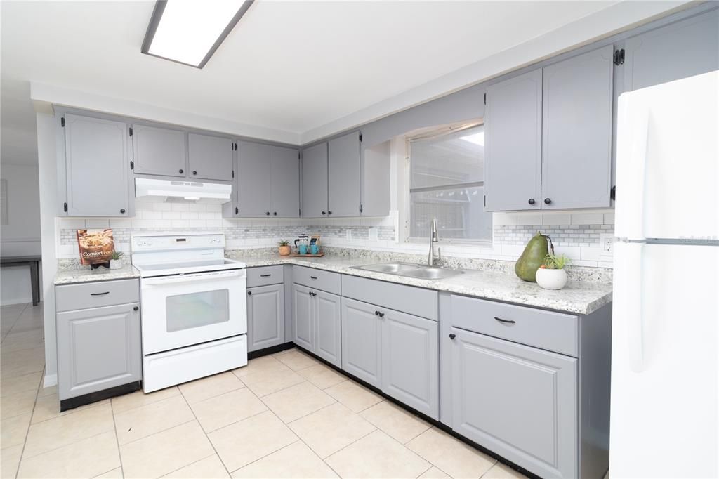 For Sale: $259,000 (3 beds, 2 baths, 1426 Square Feet)