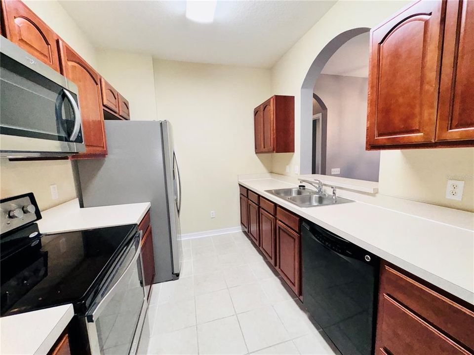 For Rent: $2,000 (3 beds, 2 baths, 1391 Square Feet)