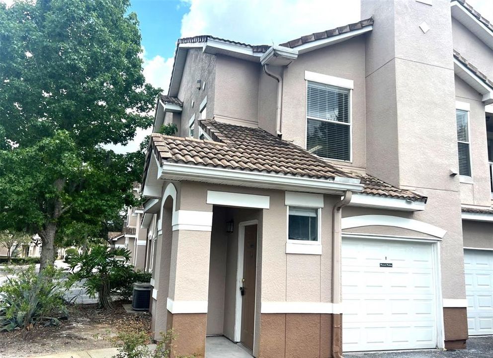 For Sale: $199,900 (2 beds, 2 baths, 1175 Square Feet)