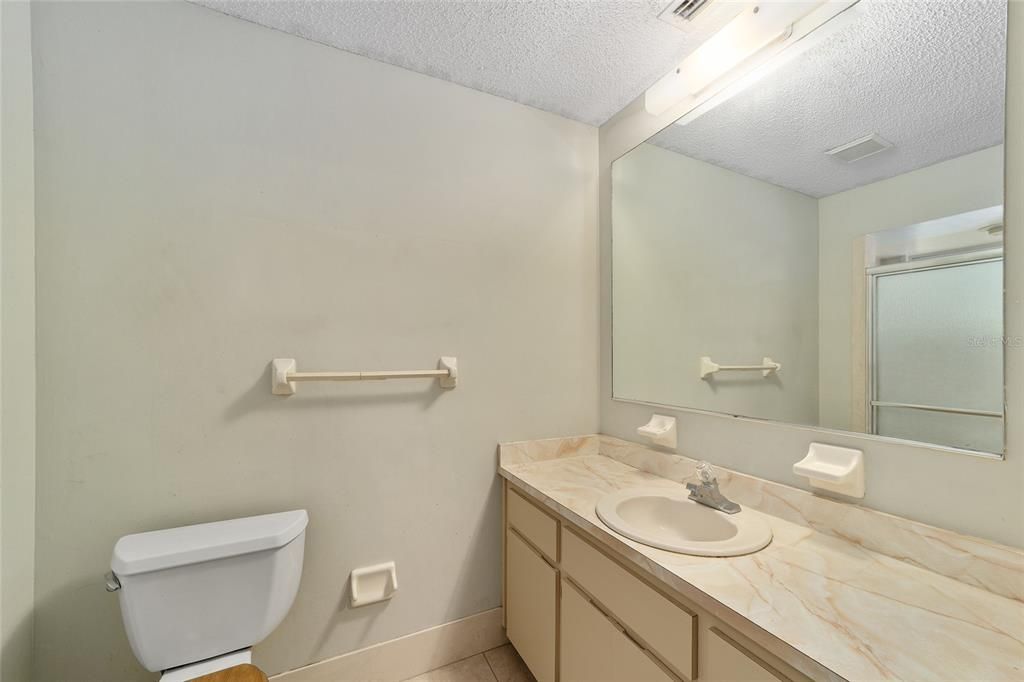 For Sale: $164,900 (2 beds, 2 baths, 1168 Square Feet)